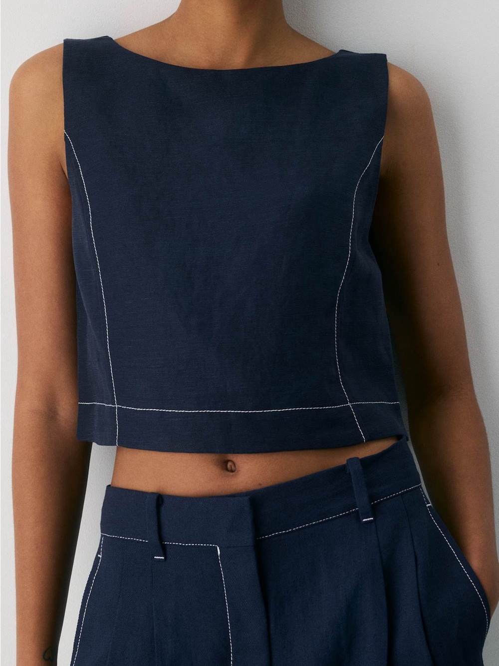 Aritzia Wilfred Cavalier Navy Crop Tank with Contrast Stitching